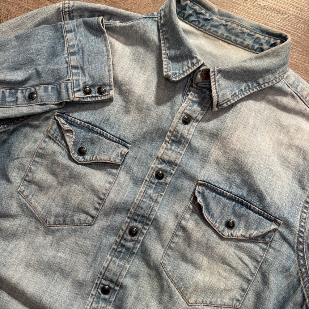 Gap 1969 Shirt Women M Blue Denim Cotton Western Pearl Snap Cowgirl Chambray